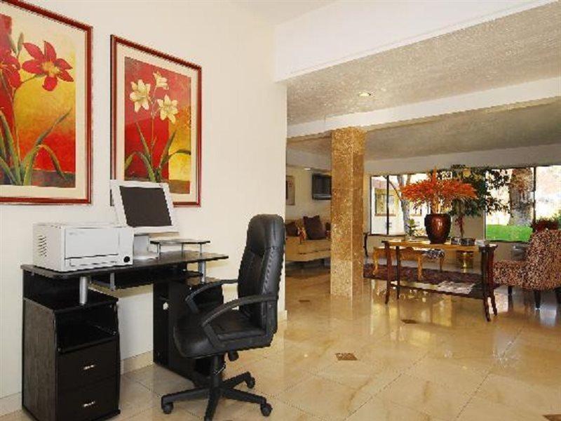 Quality Inn & Suites Bakersfield Dış mekan fotoğraf