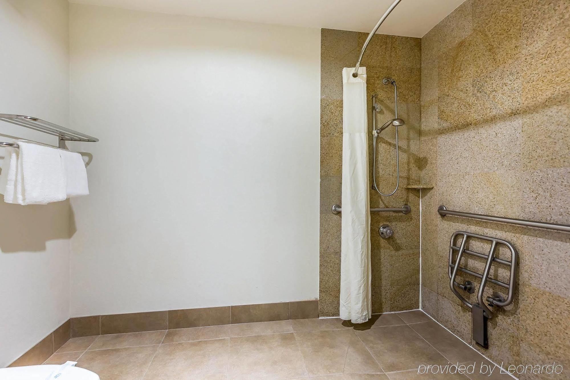 Quality Inn & Suites Bakersfield Dış mekan fotoğraf