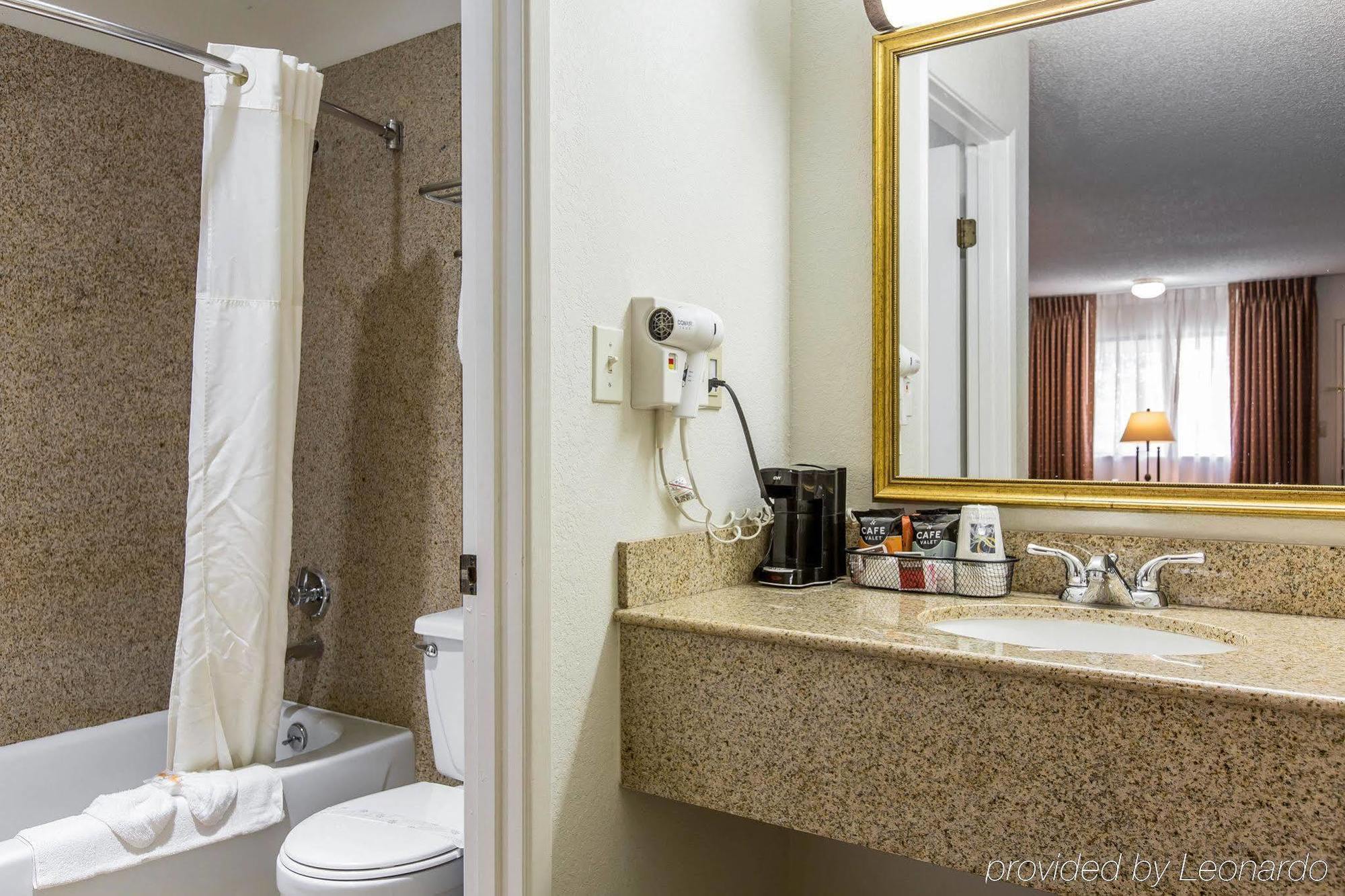 Quality Inn & Suites Bakersfield Dış mekan fotoğraf