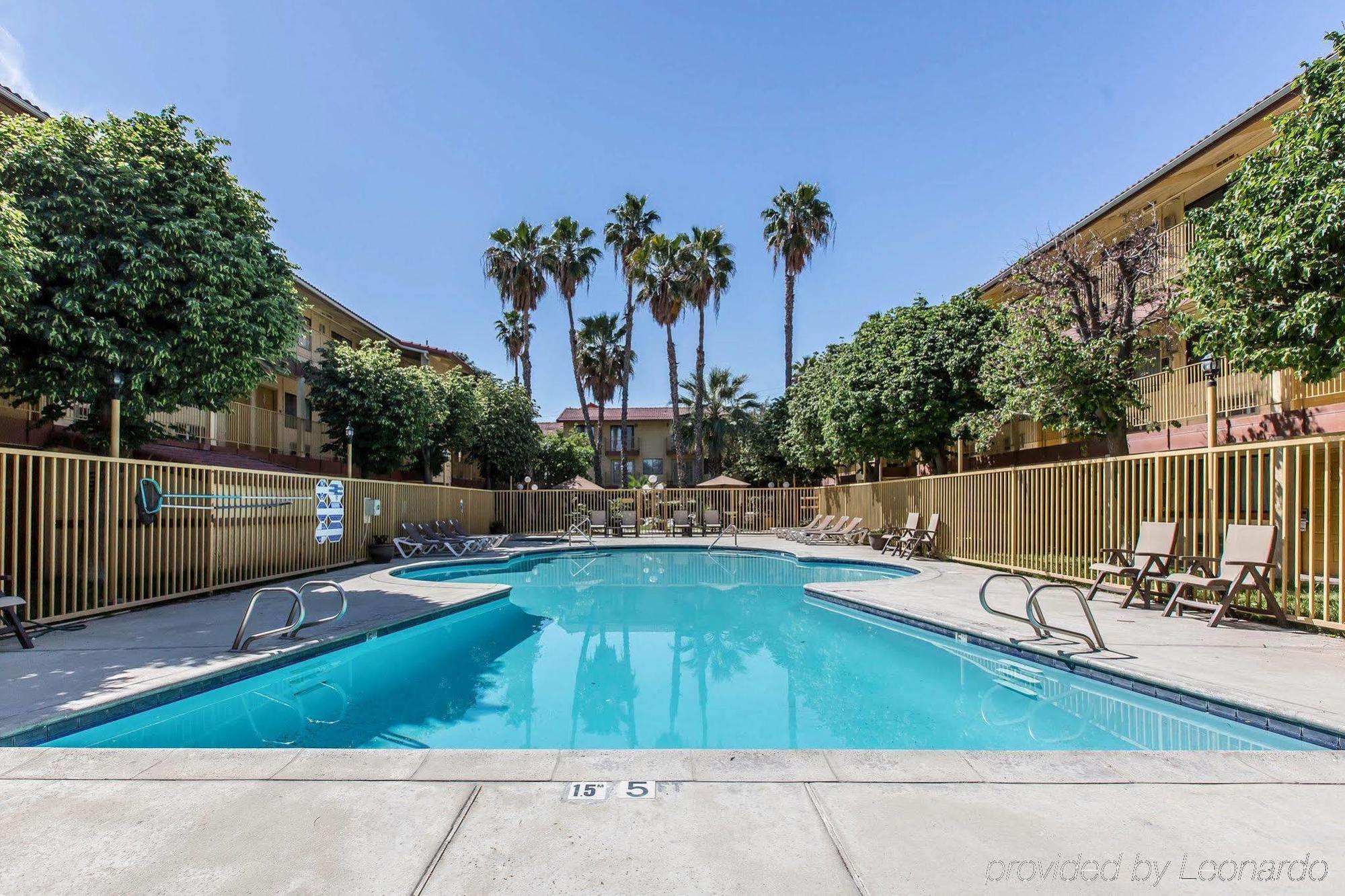 Quality Inn & Suites Bakersfield Dış mekan fotoğraf