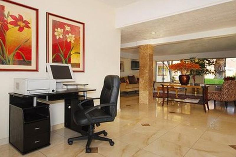 Quality Inn & Suites Bakersfield Dış mekan fotoğraf