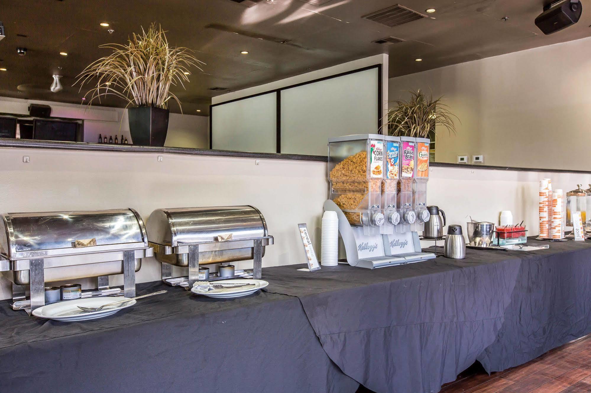 Quality Inn & Suites Bakersfield Dış mekan fotoğraf