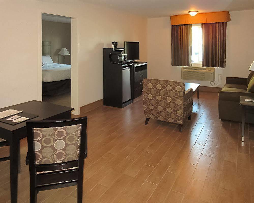 Quality Inn & Suites Bakersfield Dış mekan fotoğraf