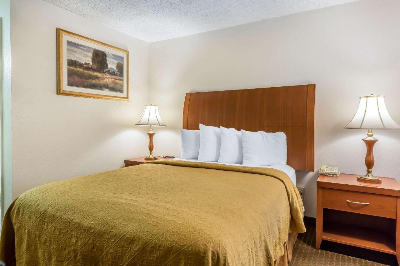 Quality Inn & Suites Bakersfield Dış mekan fotoğraf