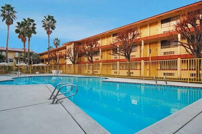 Quality Inn & Suites Bakersfield Dış mekan fotoğraf